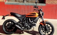 Alle originele en vervangende onderdelen voor uw Ducati Scrambler Sixty2 Thailand 400 2019.